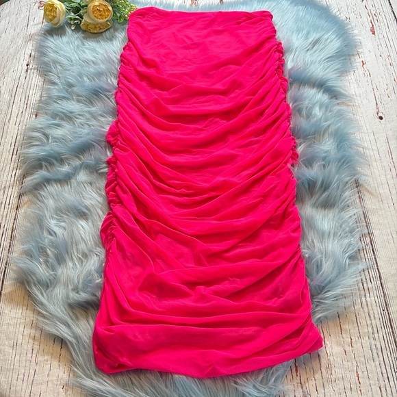 Superdown X Draya Michele Chelsey Ruched Skirt Neon Pink sz M - Picture 1 of 8